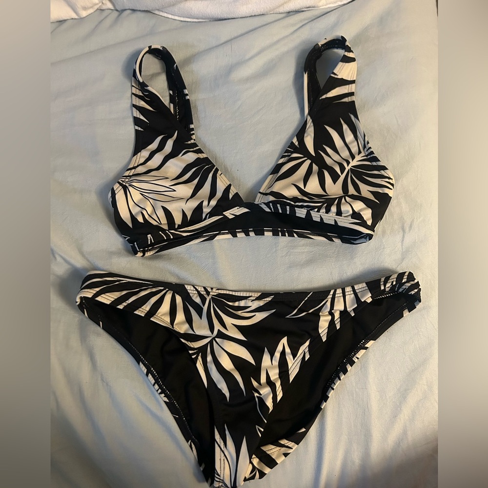Billabong swimsuit!!